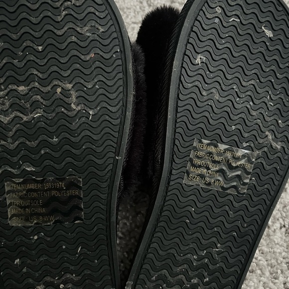 Fuzzy Slippers, Skull slippers, Christmas Slippers - Picture 3 of 3